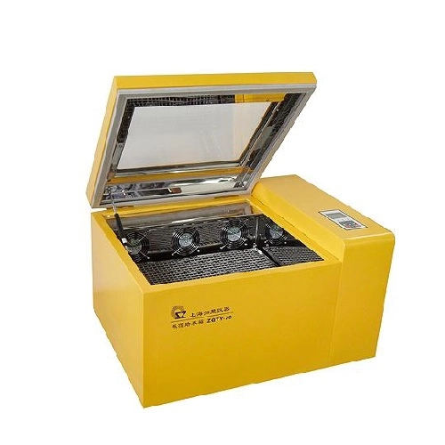 Cell Culture: CO2 Shaking Incubator Cell Culture: CO2 Shaking Incubator